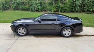 2012 Ford Mustang,  V6,  Black photo