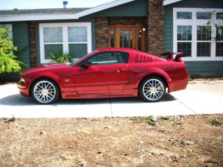 2005 Mustang Gt photo