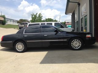 2003 Lincoln Town Car Limo Limousine photo
