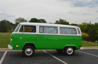 Beautifully 1974 Lime Green Vw Bus / Vanagon 1.  8l photo