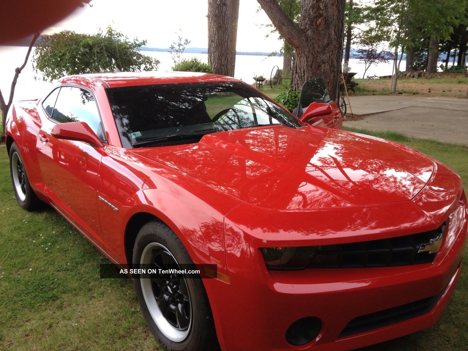 2012 Camaro Ls 6 Speed Stand. 323hpnew Condition 29mpg Hi. Fun Car To Drive