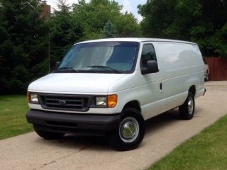 2004 Ford E - 350 Duty Extended Cargo Van Towing 6.  0l Diesel photo
