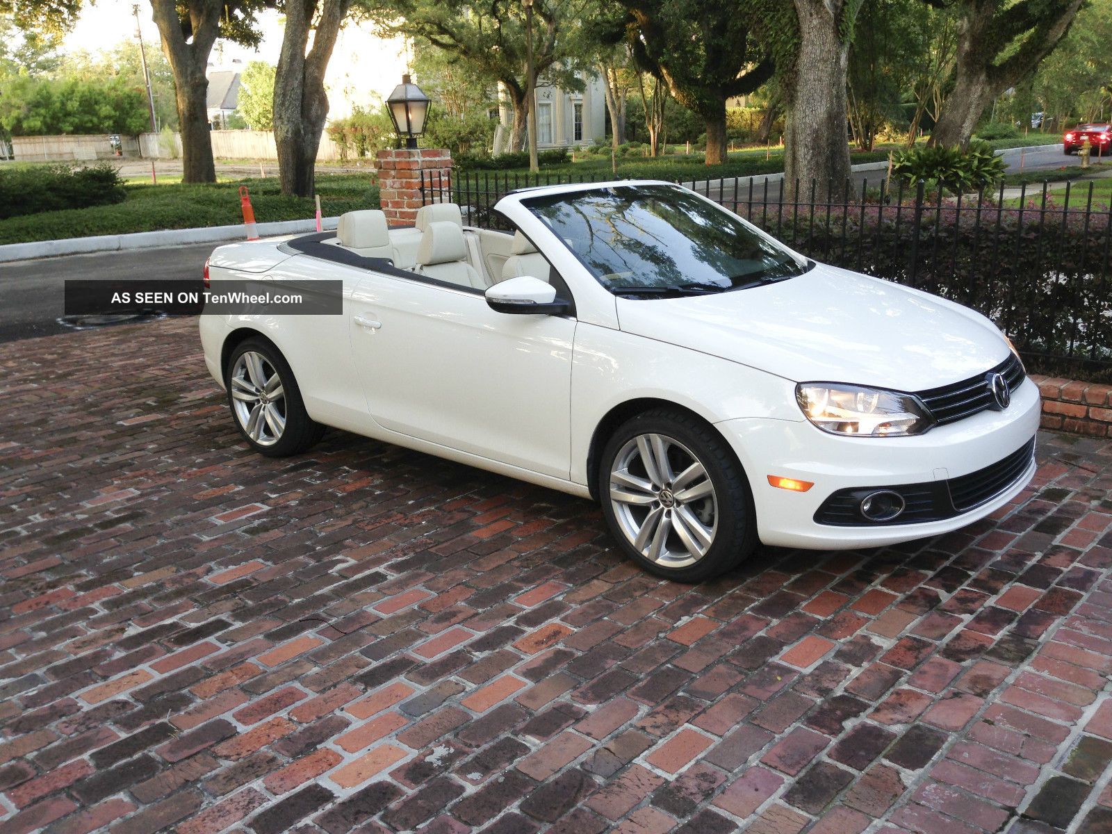2012 Volkswagen Eos Executive Convertible 2 - Door 2.  0l Eos photo