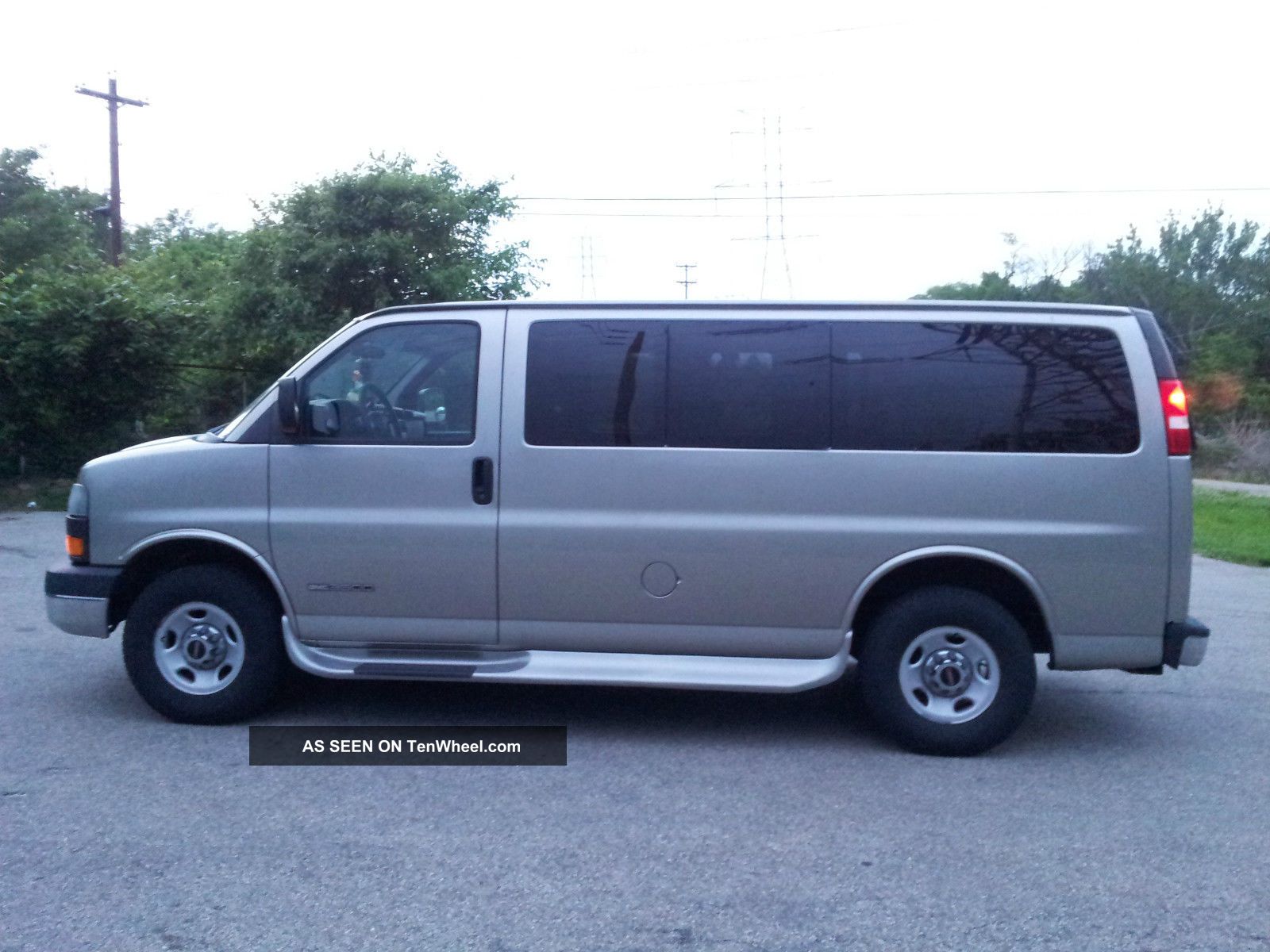 Gmc savana passenger van 3500