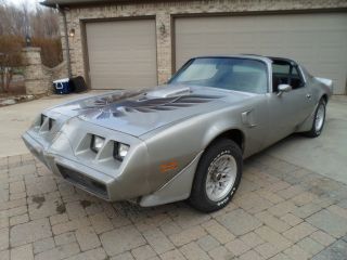 1979 Trans Am 400 / 4 Spd Loaded.  Very Sheet Metal,  Interior W78 / Ws6 photo
