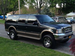 2001 Ford Excursion Limited Sport Utility 4 - Door 7.  3l photo