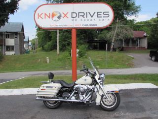 2005 Harley Davidson Road King Police Bike Flhpi photo