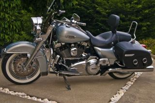 2011 Harley - Davidson Road King Classic photo