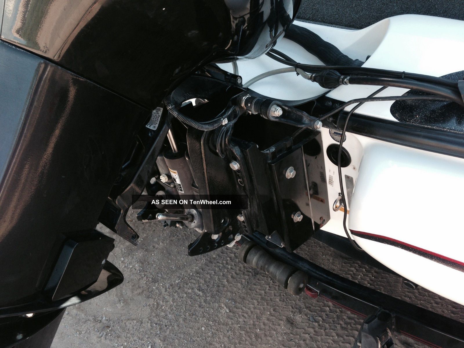 2006 Nitro 911 Cdc Z9 Center Console