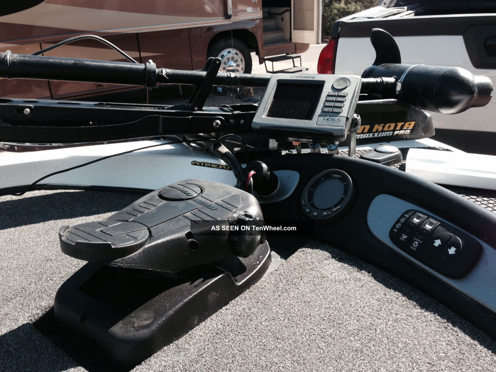 2006 Nitro 911 Cdc Z9 Center Console