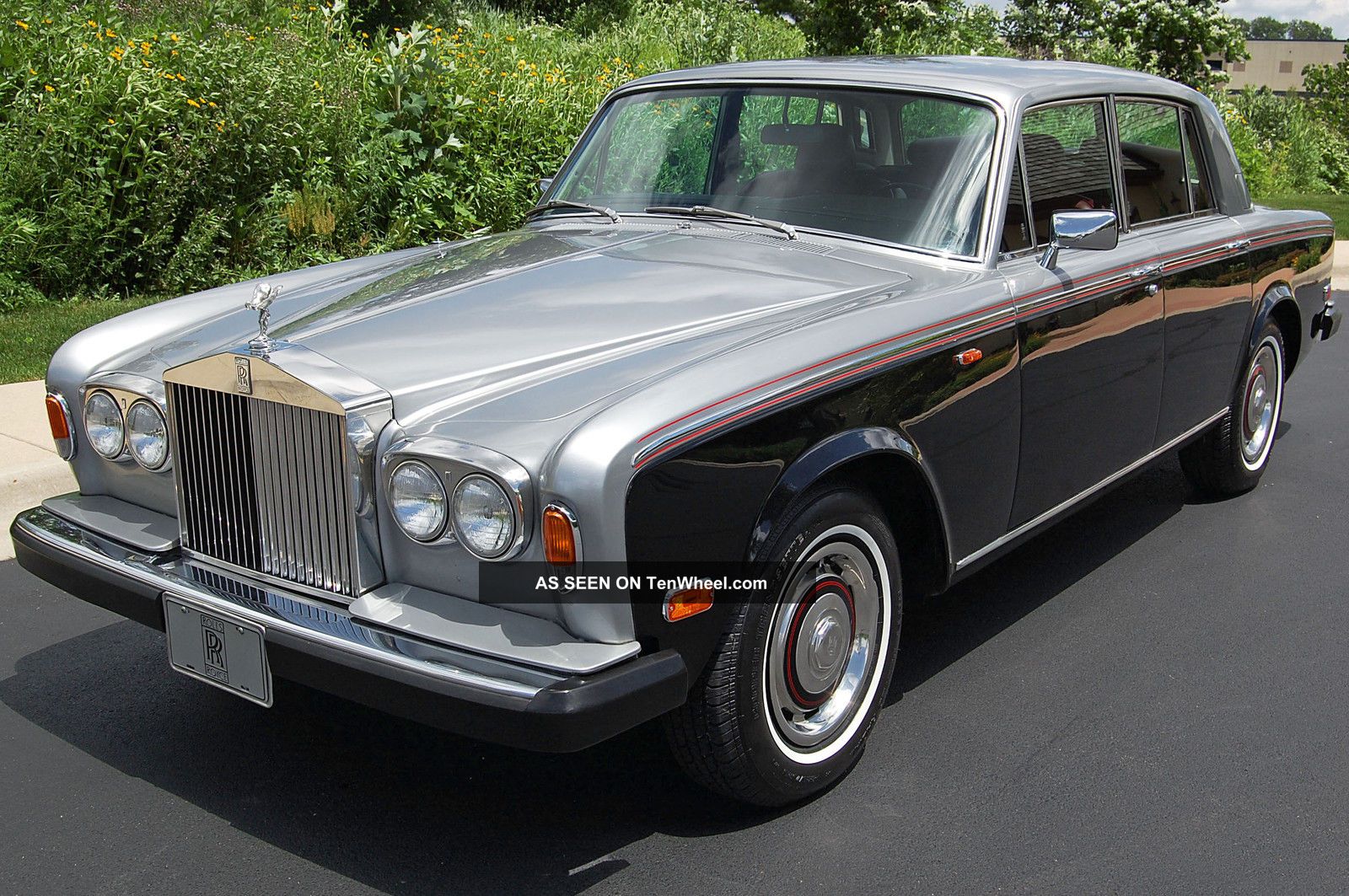 Great Color Combination Califor Car Most Of Its Life.  Collector Owned Since 2009 Silver Shadow photo
