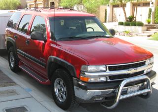 2001 Chevrolet Chevy Tahoe Ls 4wd Sport Utility 5.  3l Victory Red Looks Great photo