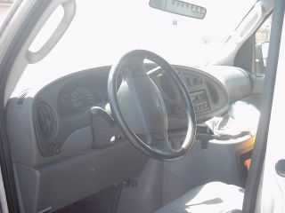 2003 Ford E - 250 V6 Van photo