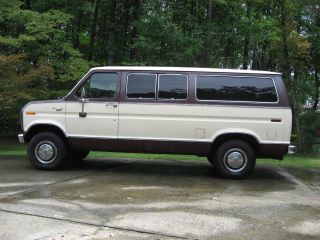 1982 Ford Club Wagon Xlt Van photo