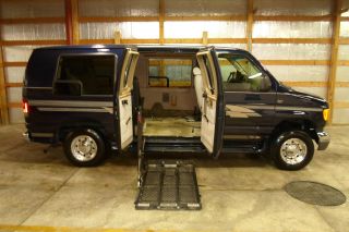 2003 Ford E - 250 Wheelchair Handicap Van Lowered Floor Transfer Seat Auto Doors photo