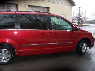 2009 Chrysler Town & Country Touring photo