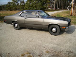 Plymouth Duster 1976 360 4 Speed 833 photo