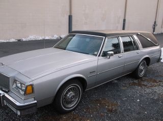 1986 Buick Lesabre Estate Wagon Hearse Short Body 3rd Row Seating Limo photo