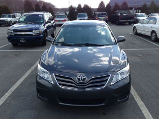 2010 Toyota Camry Le photo