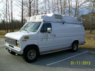 1991 Ford E350 Extended Van / Former Ambulance photo