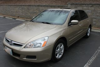 Don ' T Miss Out On This Gold 2006 Honda Accord Ex - L photo