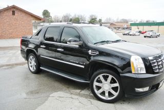 2007 Cadillac Escalade Ext Black 6.  2l Awd Completely Loaded With 22inch Rims photo