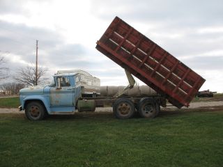 1961 Gmc Grain Truck Tandem Axle 20 Ft Bed Runs Drives Needs A Brake Booster photo