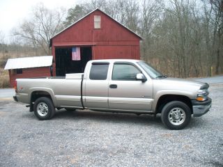 2000 Chevy 2500hd 4x4,  6.  0 V8,  5 Speed Manual,  3 Door Extended Cab,  8 ' Bed, photo