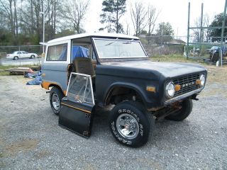 1974 Ford Bronco 4x4 V8 Automatic Hard Top photo