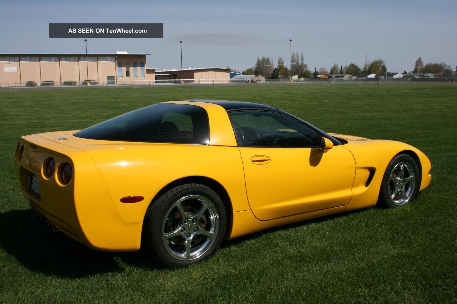 2003 Chevrolet Corvette Base Hatchback 2 - Door 5.  7l Corvette photo