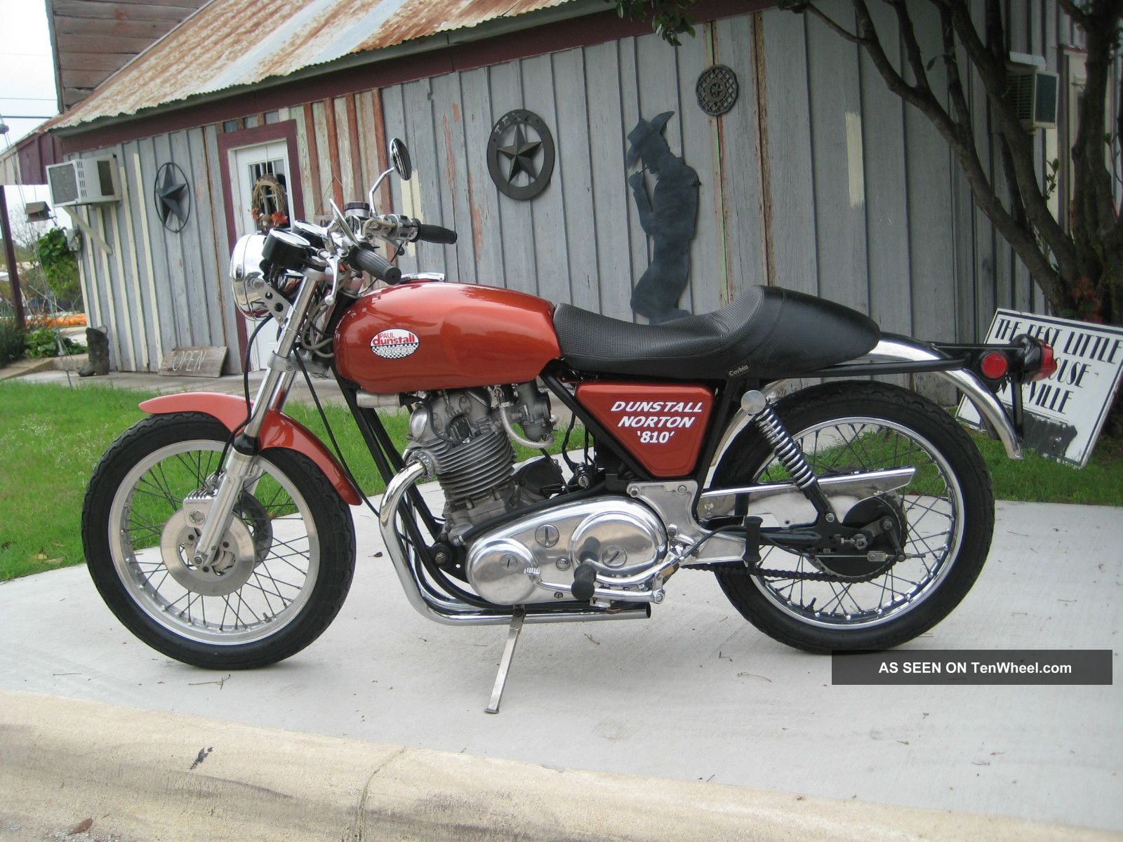 Norton Dunstall 810, , , ,  A Real One. . . .  1972 Norton photo