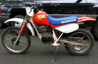 Honda Xr 100r Off Road Motorcycle.  Vintage 1988 Dirt Bike.  Needs Carb. photo