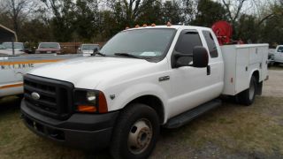 2007 Ford F350 Ex Cab Xl 9 Ft Utility Bed V10 Gas Auto photo
