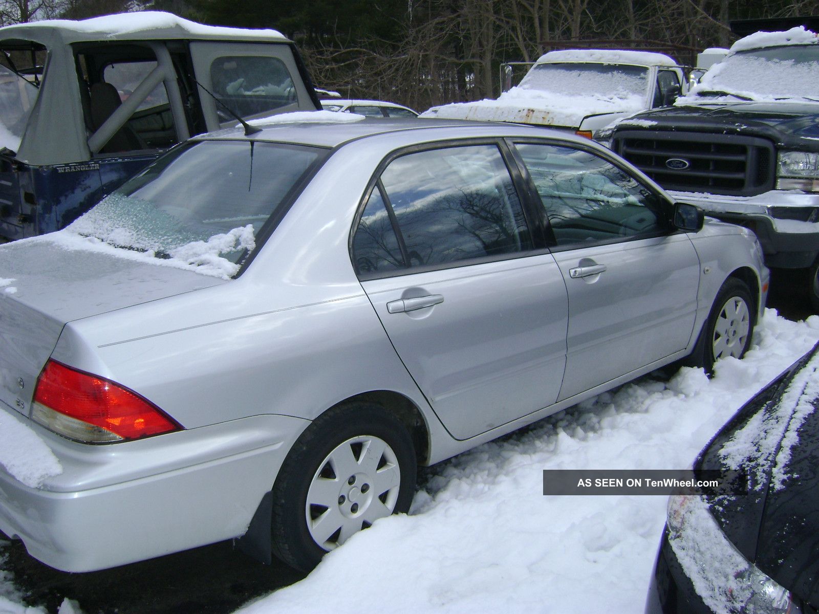 2003 Mitsubishi Lancer Es Sedan 4 - Door 2.  0l Lancer photo