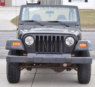 1999 Jeep Wrangler Tj Se 4 Cylinder Project Rebuildable Title 4x4 4wd photo