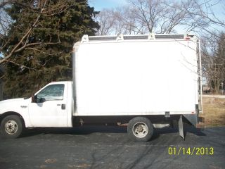 2005 Ford F350 Box Truck With Ladder Rack photo