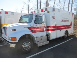 2001 I - H 4700lp Medic Ambulance - Diesel Inoperative.  Govt.  Surplus - Va. photo