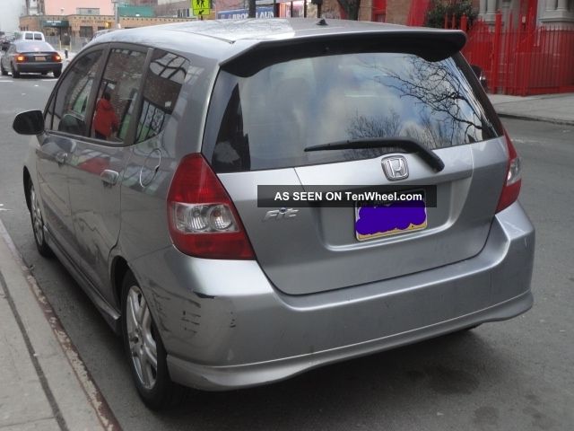 2007 Honda Fit Sport Hatchback 4 - Door 1. 5l (silver With Paddle Shifters)
