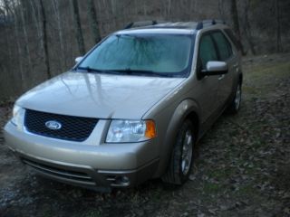 2005 Ford Freestyle Sel Wagon 4 - Door 3.  0l photo