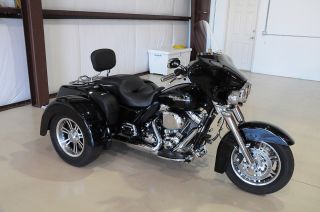 2010 Harley - Davidson Flhxxx Streetglide Trike With Tour Pack photo