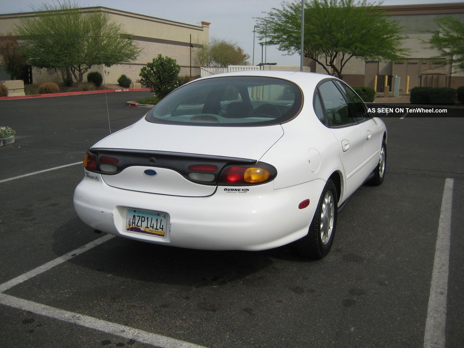 1997 Ford taurus gl cd player