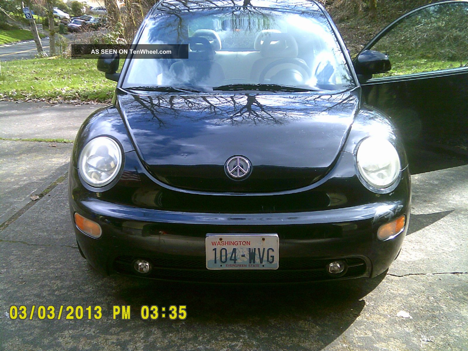 1998 Volkswagen Beetle Base Hatchback 2 - Door 2.  0l Beetle - Classic photo