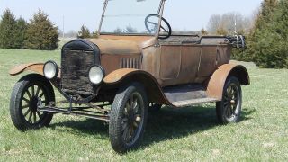 1924 Ford Model T Touring photo