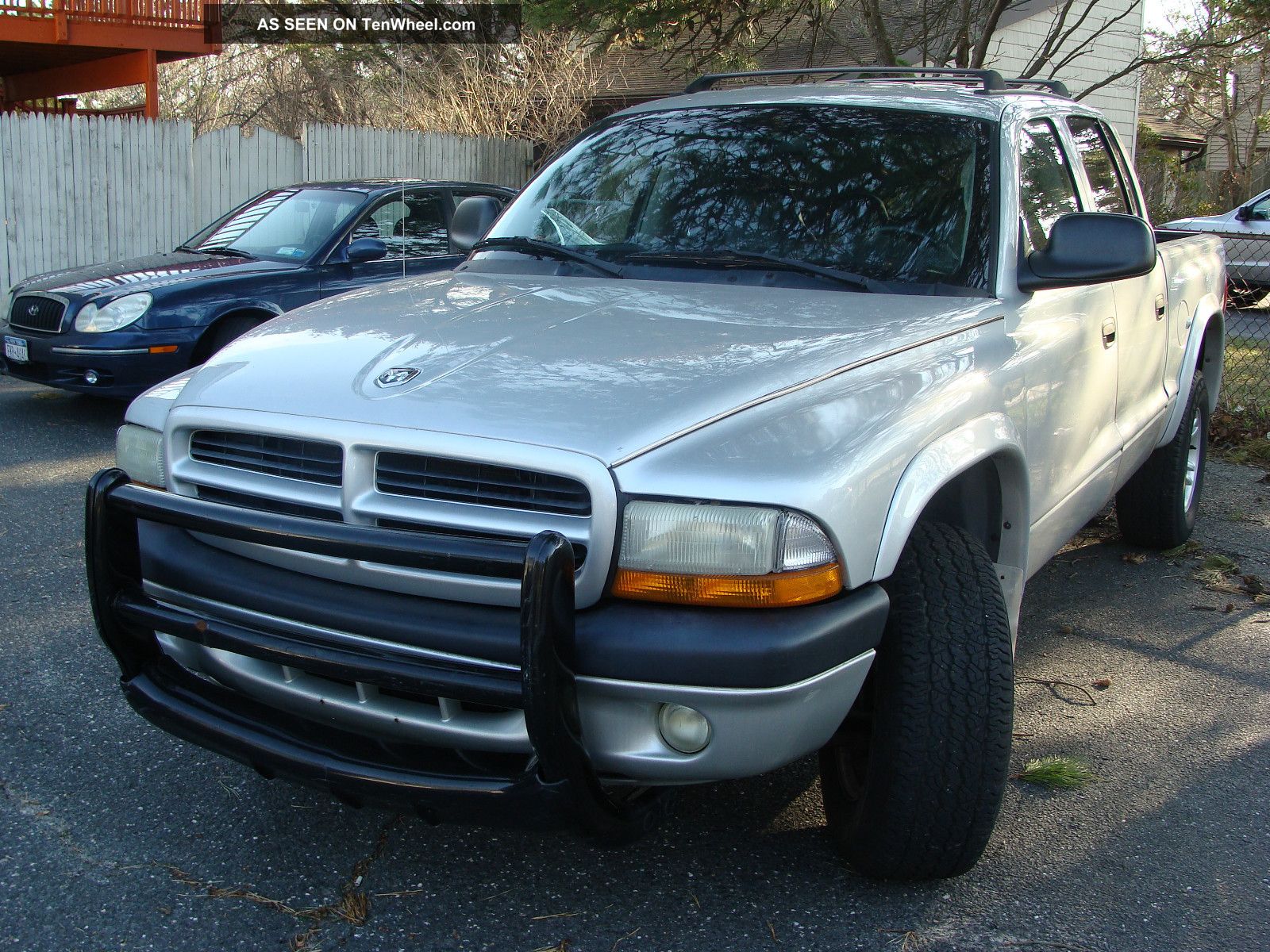 2001 Dodge Dakota Sport Pickup Truck Crew Cab 5.  9 Liter 8 Cylinder Awd Dakota photo