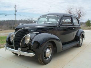 1938 1939 1940 Ford Deluxe Tudor Sedan photo