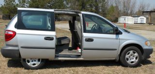 2003 Dodge Grand Caravan photo