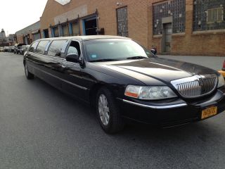 2005 Lincoln Stretch Limousine By Tiffany 120 Inches photo