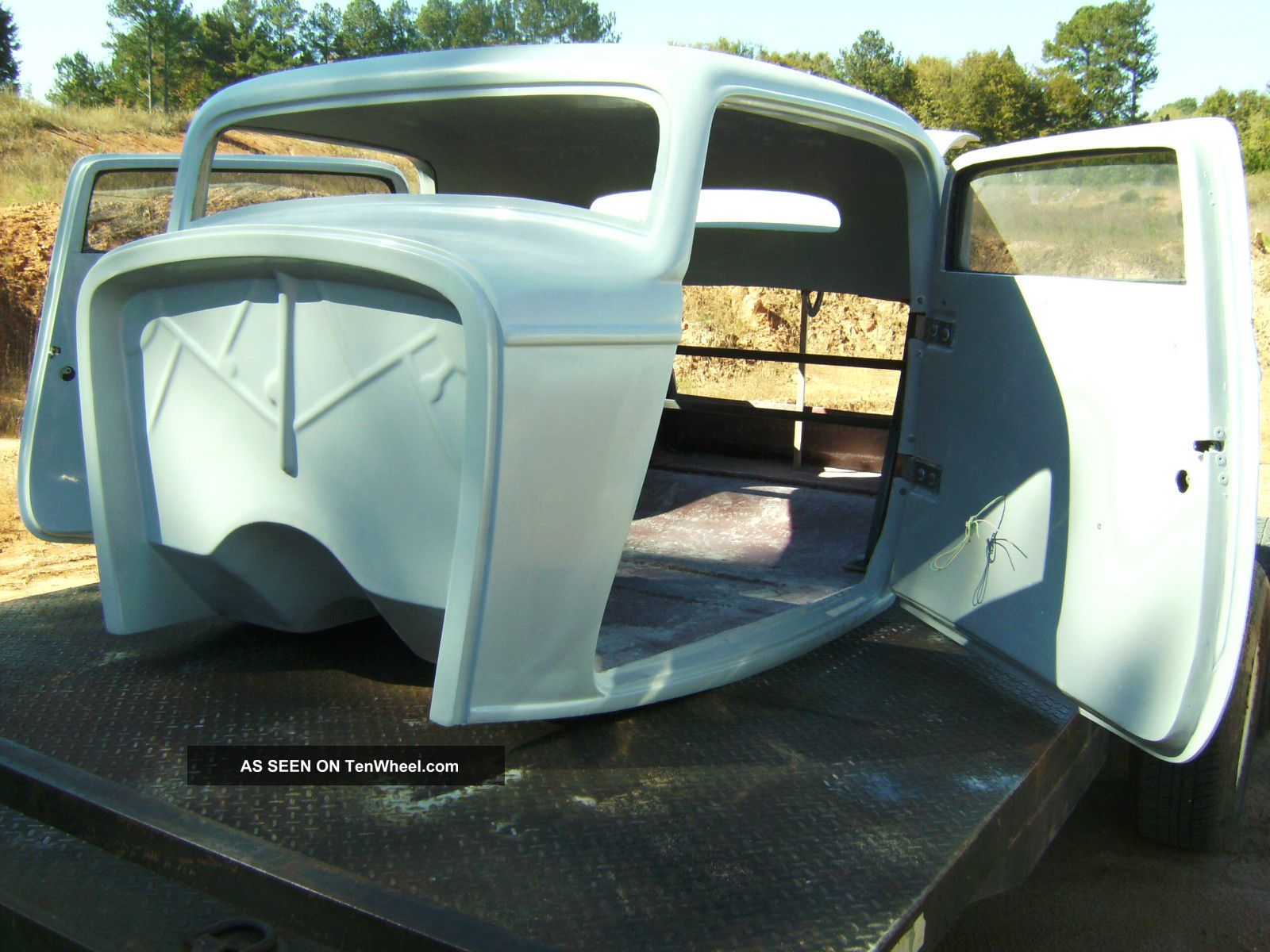 1932 Ford 3 window coupe body
