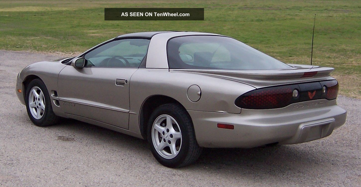 Pontiac Firebird 2000