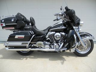 2003 Harley Davidson Ultra Classic With American Legend Trailer photo